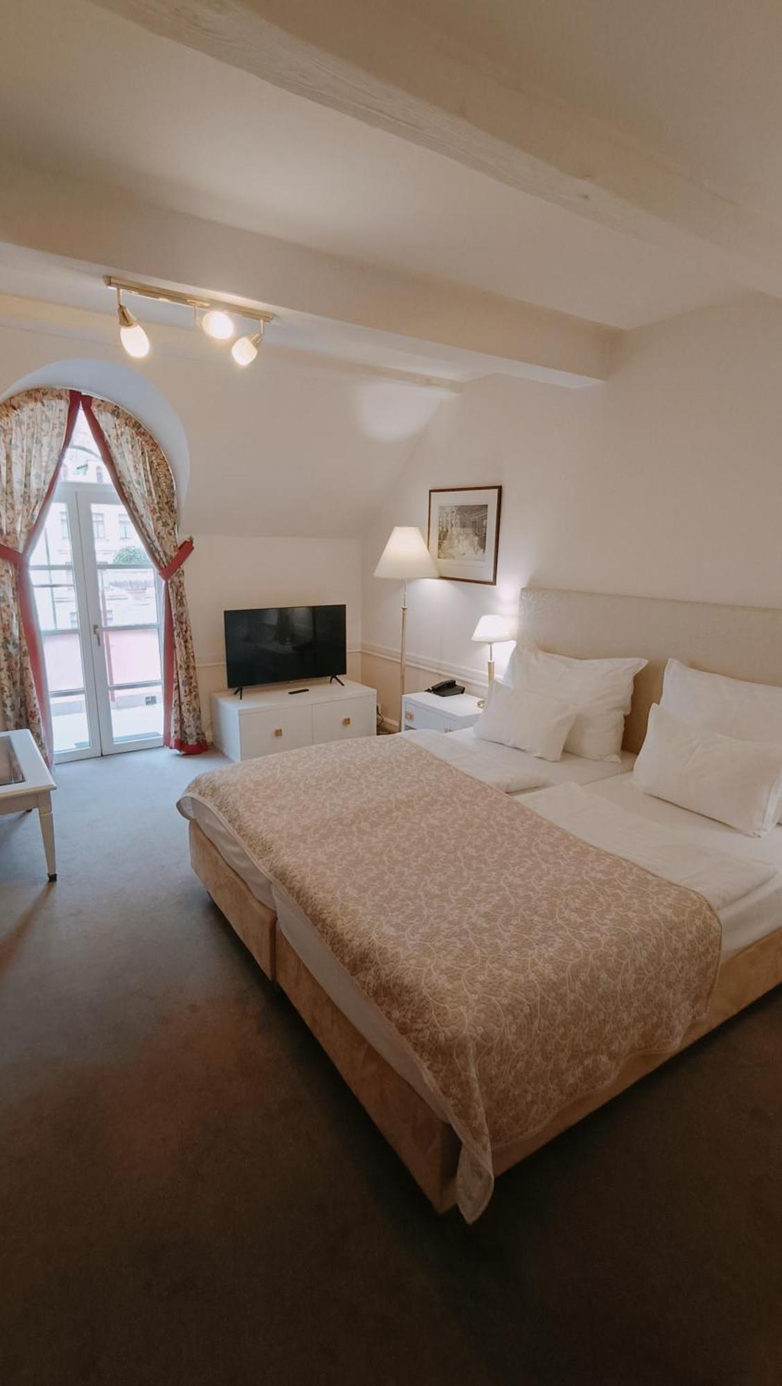 Hotel Embassy Karlovy Vary Luaran gambar