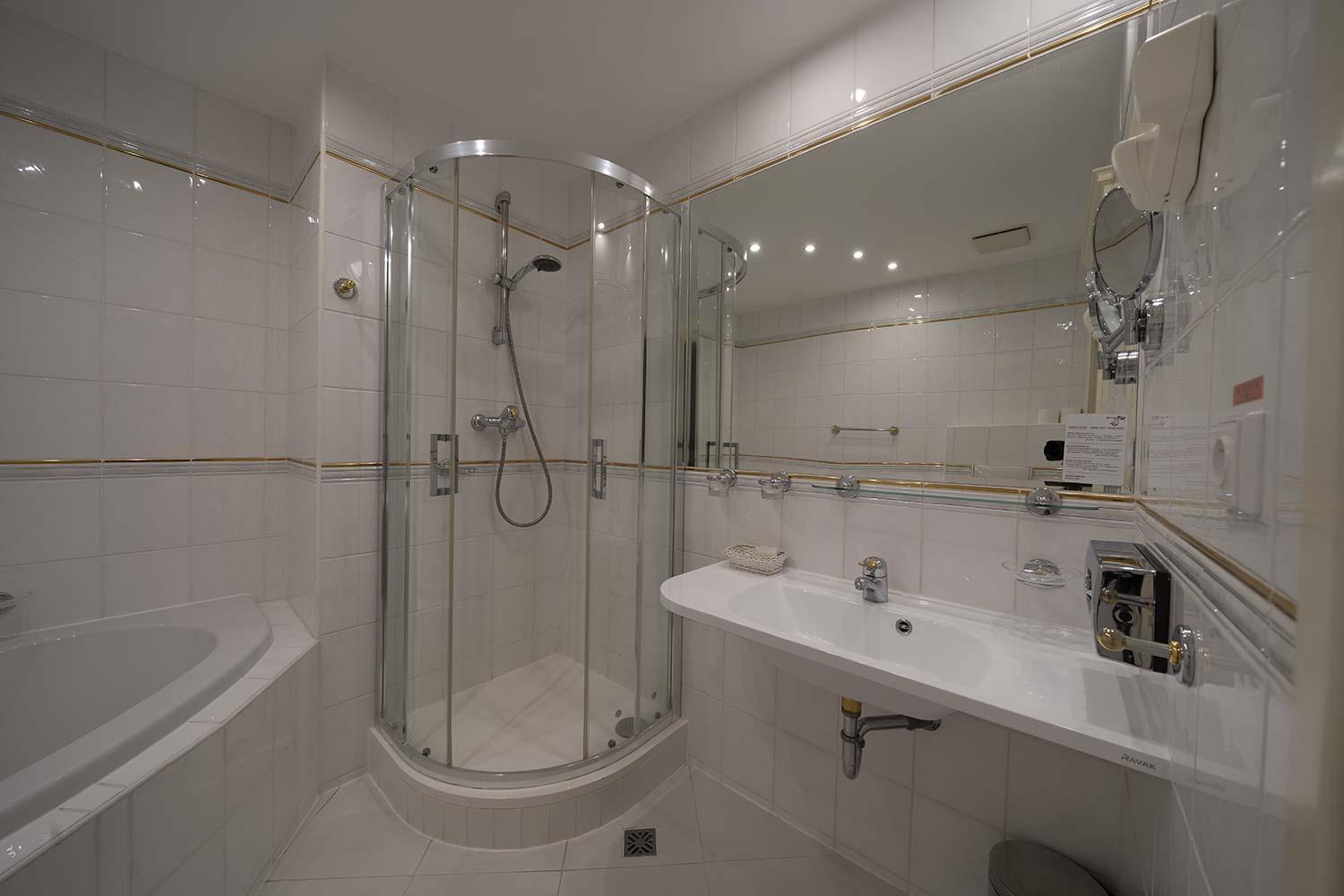 Hotel Embassy Karlovy Vary Luaran gambar
