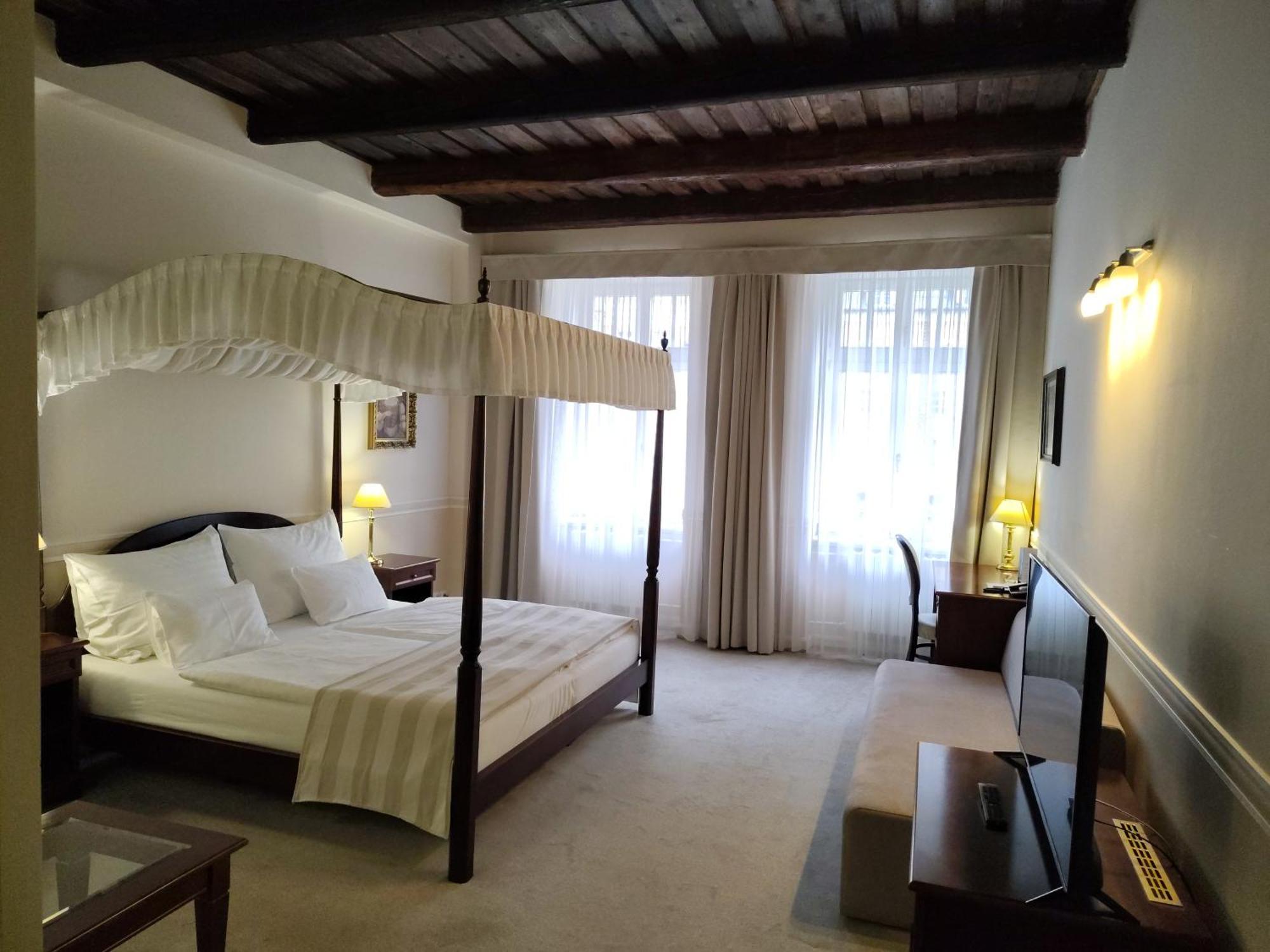 Hotel Embassy Karlovy Vary Luaran gambar