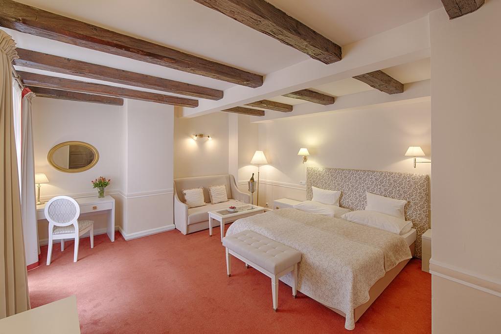 Hotel Embassy Karlovy Vary Luaran gambar