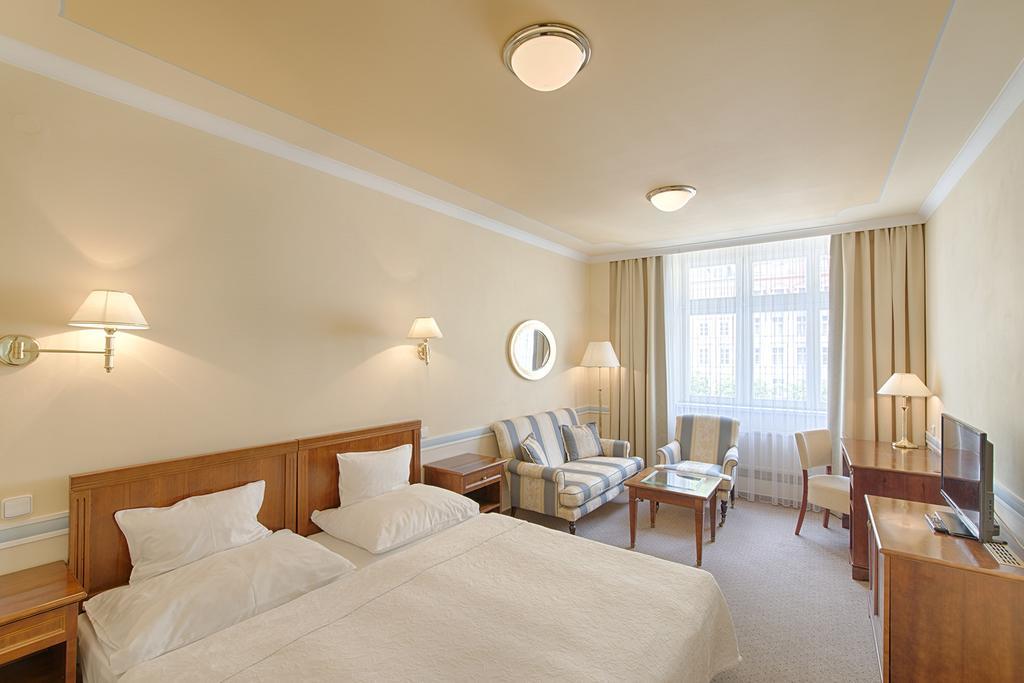 Hotel Embassy Karlovy Vary Luaran gambar