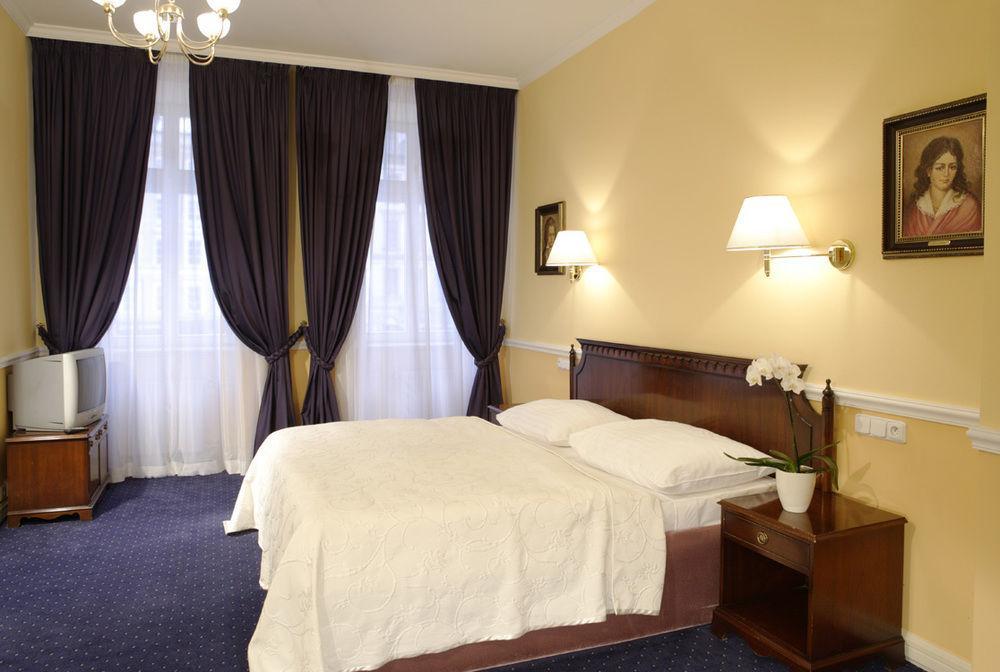 Hotel Embassy Karlovy Vary Luaran gambar