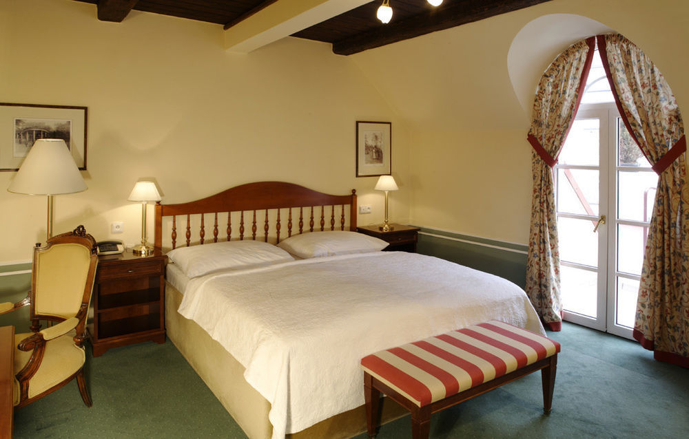 Hotel Embassy Karlovy Vary Luaran gambar