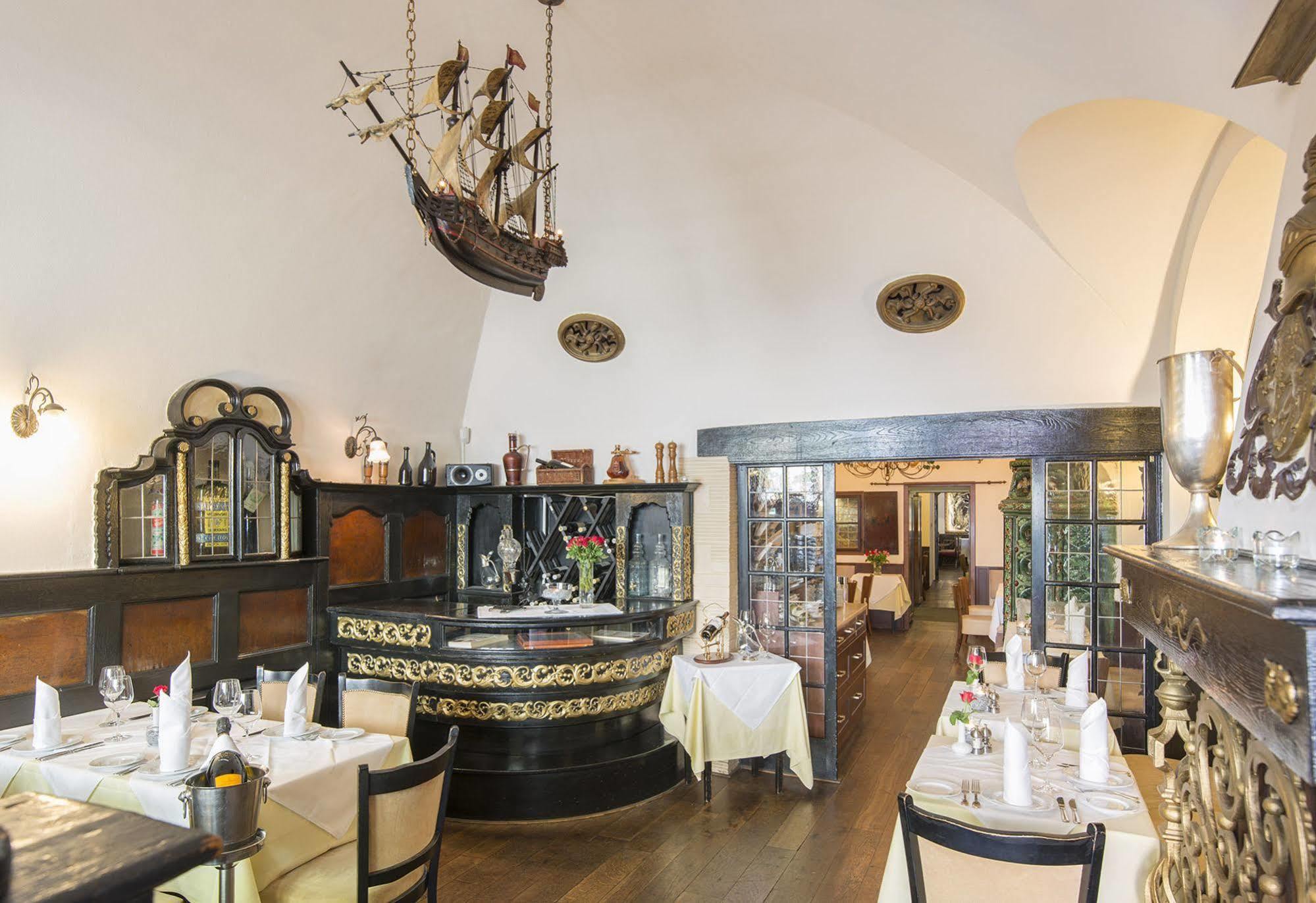 Hotel Embassy Karlovy Vary Luaran gambar