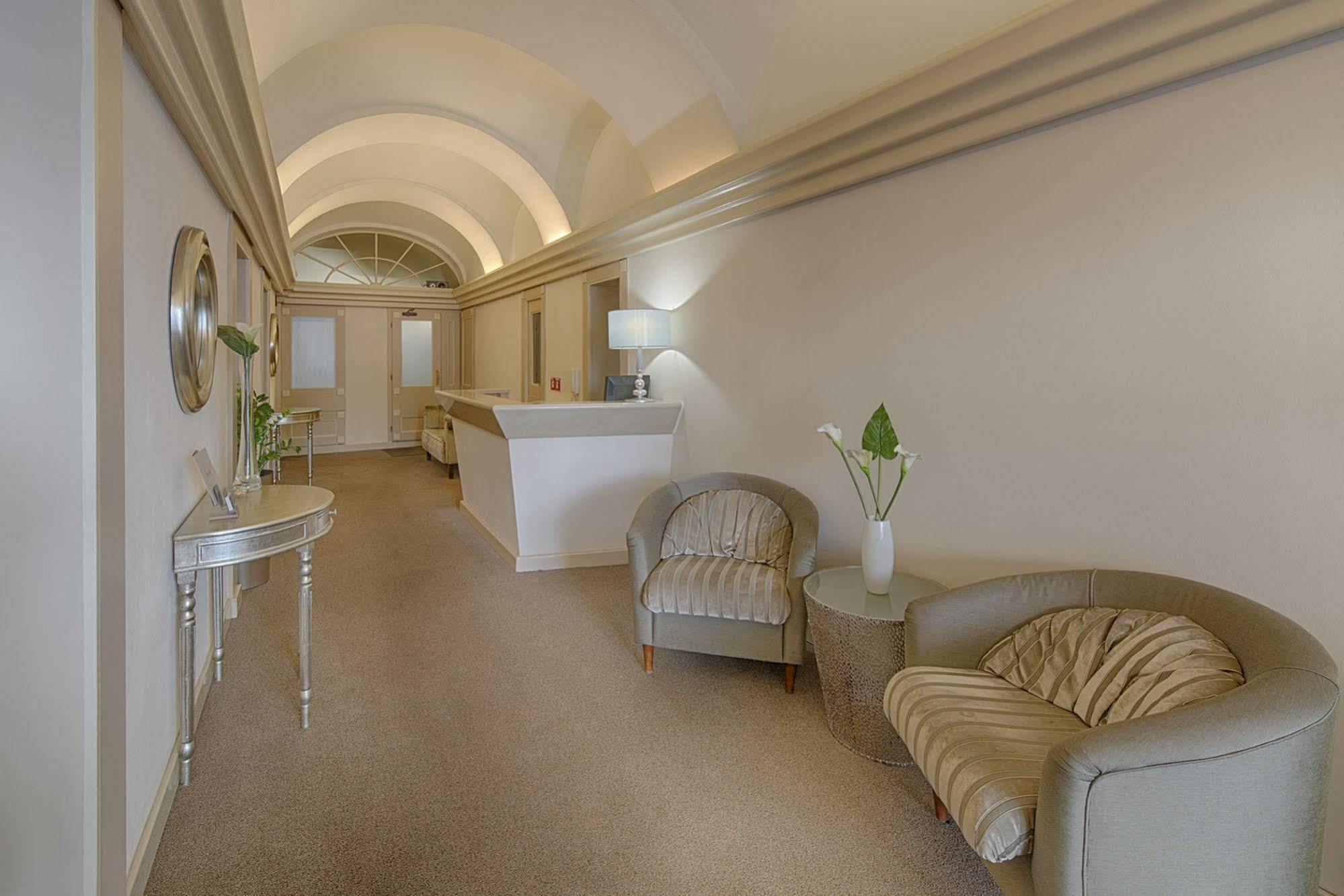 Hotel Embassy Karlovy Vary Luaran gambar