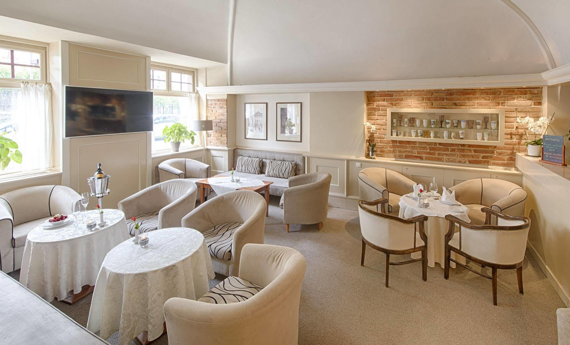 Hotel Embassy Karlovy Vary Luaran gambar