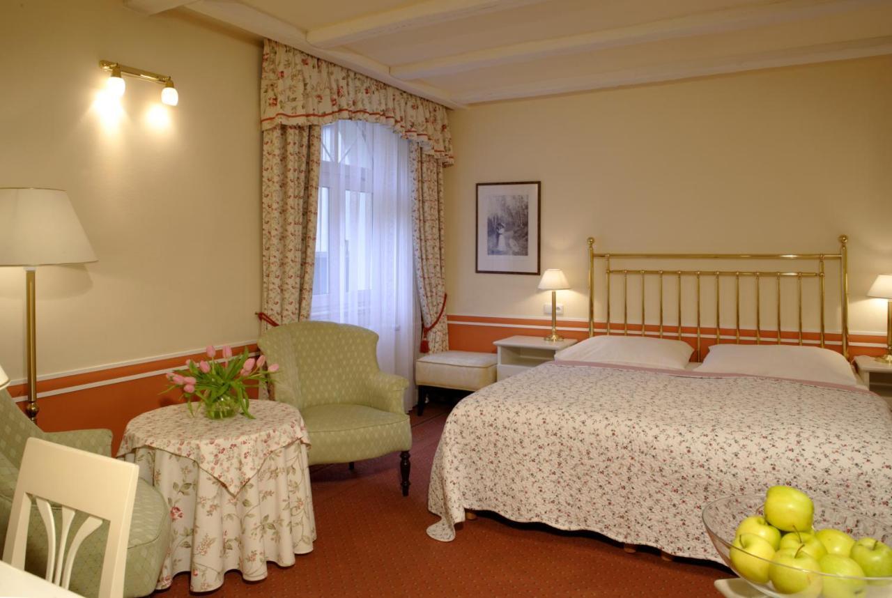 Hotel Embassy Karlovy Vary Bilik gambar